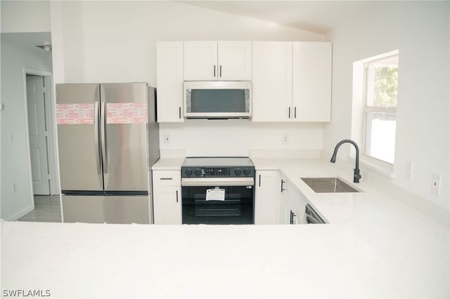 322 NE 26TH TER, Cape Coral, FL 33909