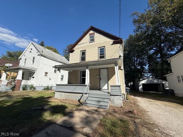 1017 La Croix Avenue, Akron, OH 44307