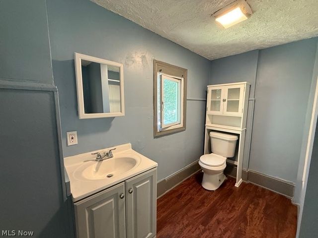 1017 La Croix Avenue, Akron, OH 44307