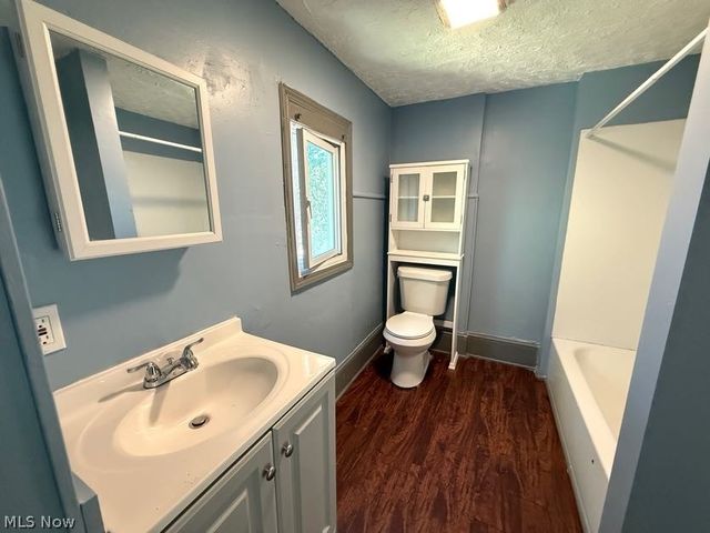 1017 La Croix Avenue, Akron, OH 44307