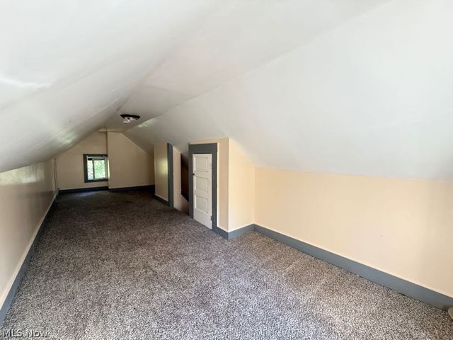 1017 La Croix Avenue, Akron, OH 44307