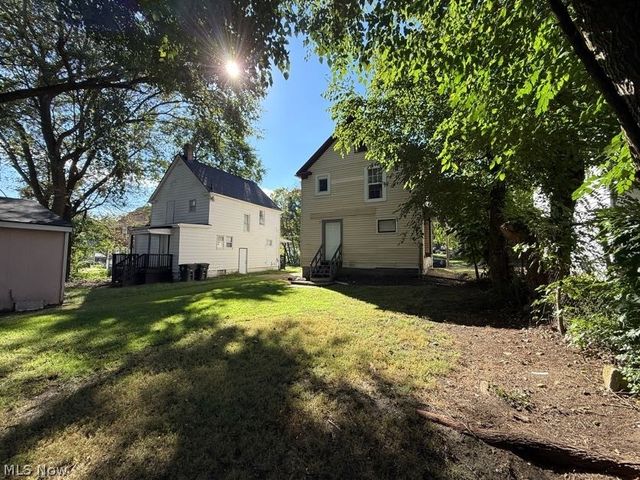 1017 La Croix Avenue, Akron, OH 44307