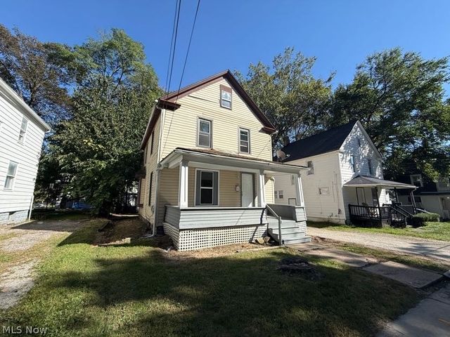 1017 La Croix Avenue, Akron, OH 44307