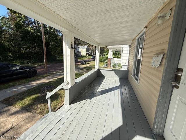 1017 La Croix Avenue, Akron, OH 44307