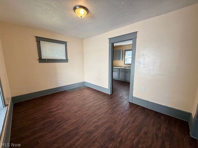 1017 La Croix Avenue, Akron, OH 44307
