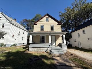 1017 La Croix Avenue, Akron, OH 44307