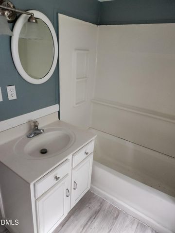 1809 N Salem Street, Apex, NC 27523