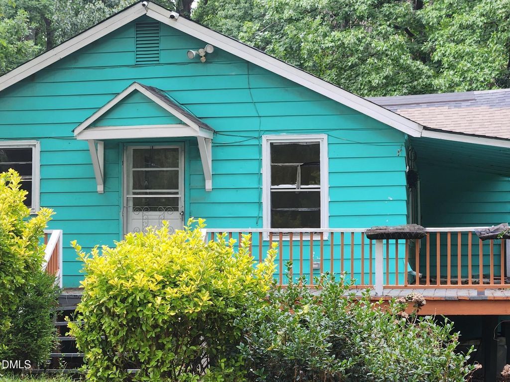 1809 N Salem Street, Apex, NC 27523