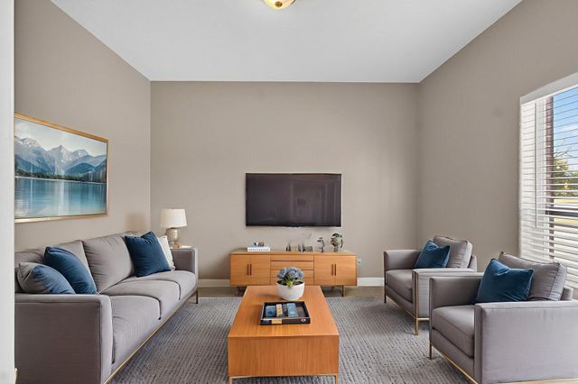 320 Cathedral Square, Beaumont, TX 77701