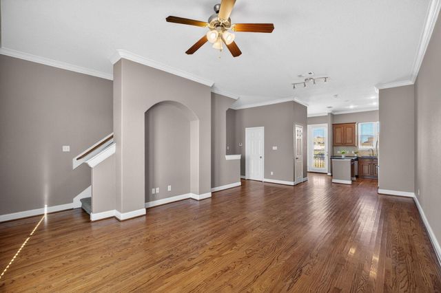 320 Cathedral Square, Beaumont, TX 77701