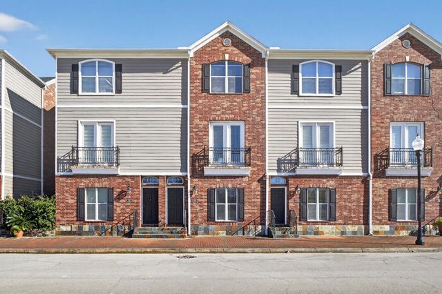 320 Cathedral Square, Beaumont, TX 77701