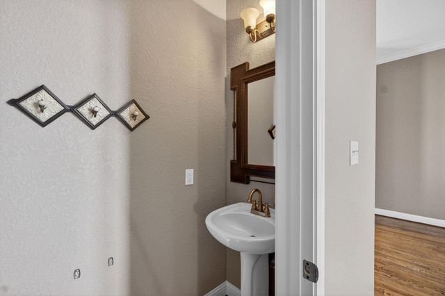 320 Cathedral Square, Beaumont, TX 77701