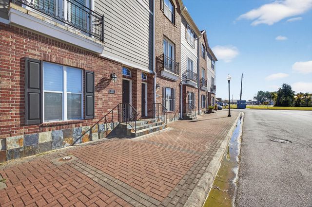 320 Cathedral Square, Beaumont, TX 77701