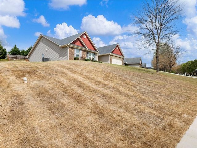 476 River Mist Circle, Jefferson, GA 30549