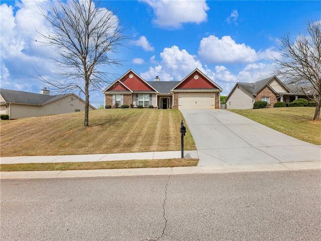 476 River Mist Circle, Jefferson, GA 30549