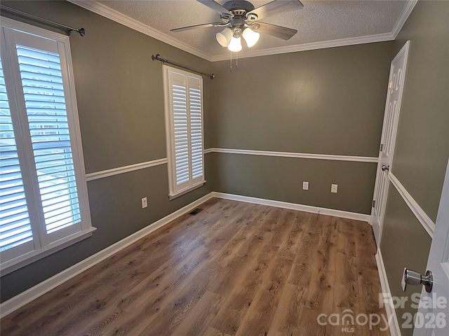 188 39th Avenue Court NW, Hickory, NC 28601