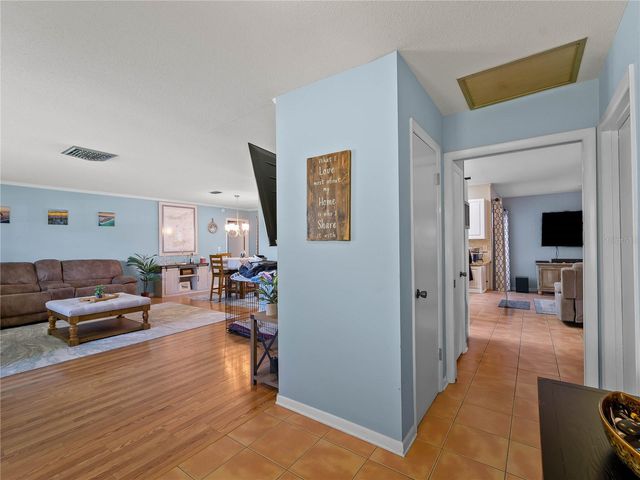 2003 49TH STREET W, Bradenton, FL 34209