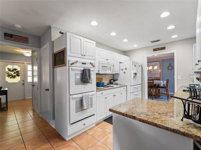 2003 49TH STREET W, Bradenton, FL 34209