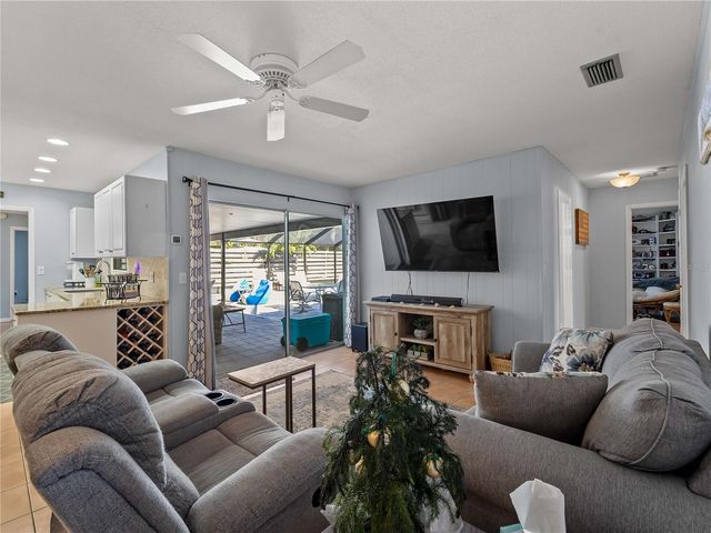 2003 49TH STREET W, Bradenton, FL 34209