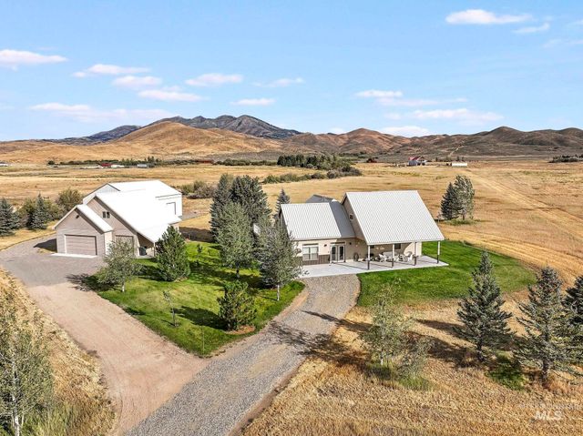 103 Horseshoe Loop, Fairfield, ID 83327 property photo