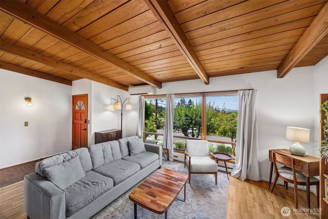 2210 Huron Street, Bellingham, WA 98229
