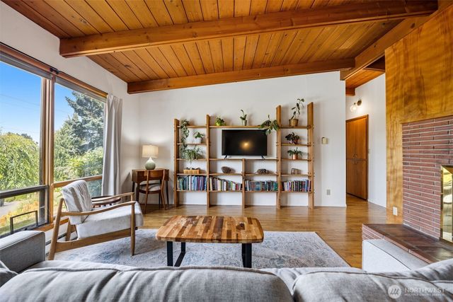 2210 Huron Street, Bellingham, WA 98229