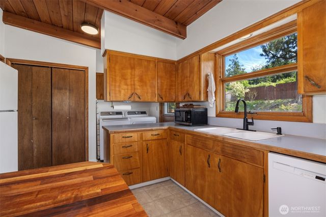 2210 Huron Street, Bellingham, WA 98229
