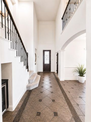 1131 Charleston Lane, Savannah, TX 76227