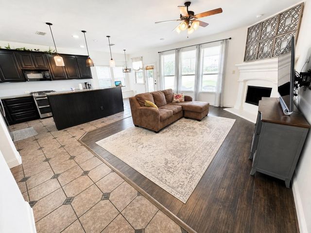 1131 Charleston Lane, Savannah, TX 76227