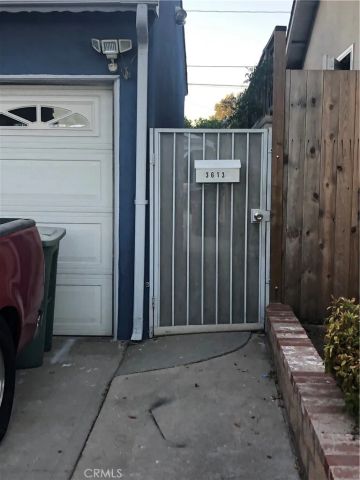 3616 W Victory, Burbank, CA 91505
