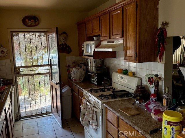 14761 Astoria Street, Sylmar, CA 91342