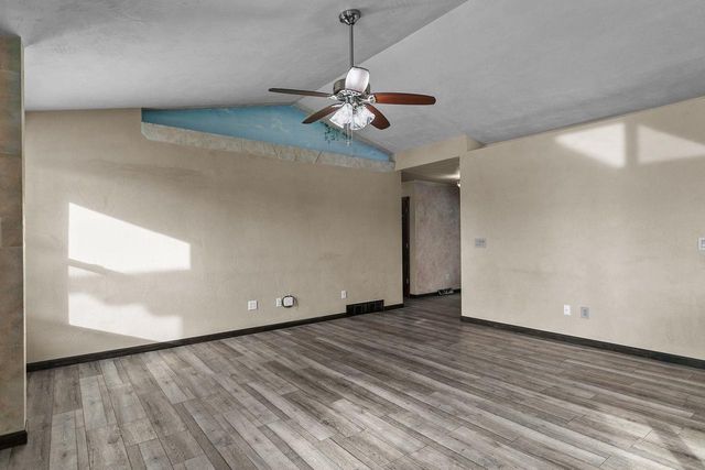 2041 FOXLAND STREET, Kaukauna, WI 54130