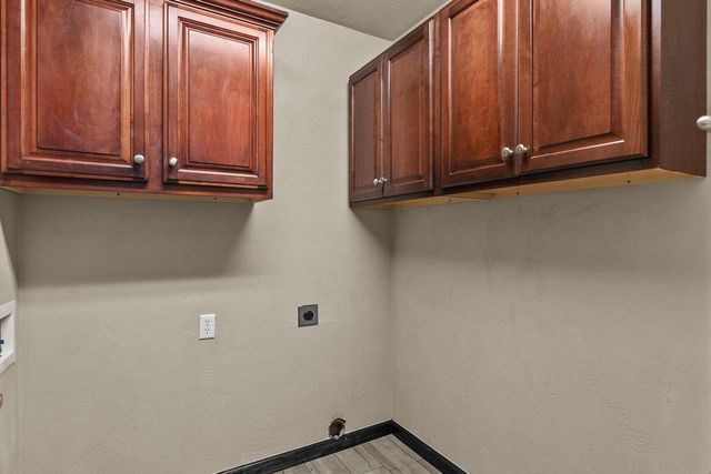 2041 FOXLAND STREET, Kaukauna, WI 54130