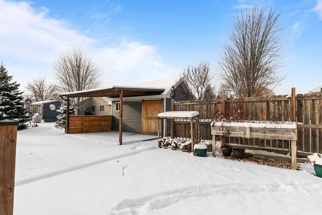 2041 FOXLAND STREET, Kaukauna, WI 54130