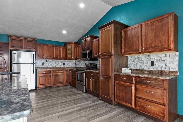 2041 FOXLAND STREET, Kaukauna, WI 54130