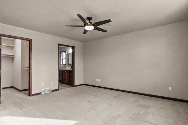 2041 FOXLAND STREET, Kaukauna, WI 54130