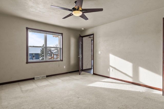 2041 FOXLAND STREET, Kaukauna, WI 54130