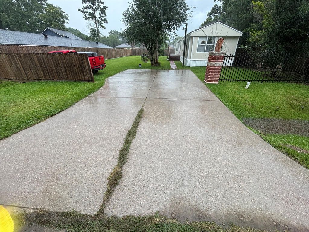 4715 3rd Street, Bacliff, TX 77518