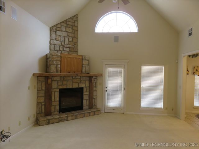 3705 S Nassau Avenue, Sand Springs, OK 74063