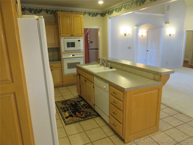 3705 S Nassau Avenue, Sand Springs, OK 74063