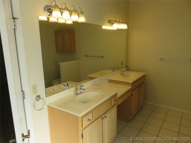 3705 S Nassau Avenue, Sand Springs, OK 74063