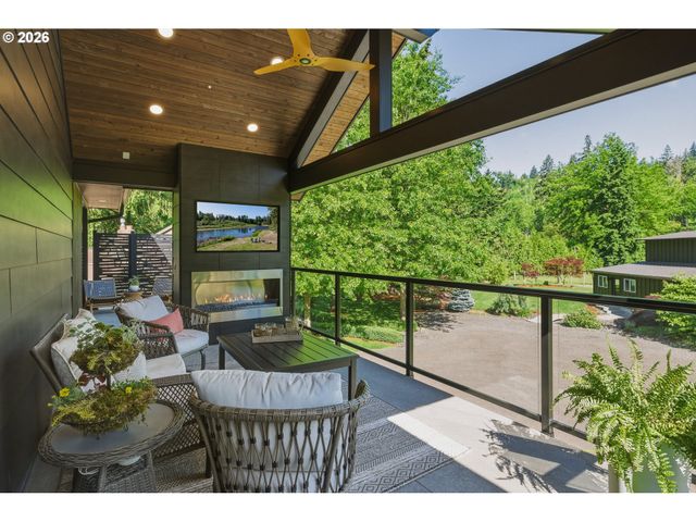 17424 Se HIGHWAY 224, Damascus, OR 97089