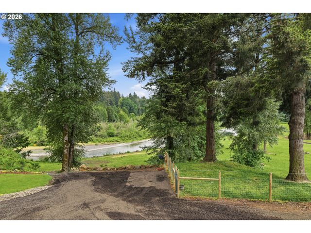 17424 Se HIGHWAY 224, Damascus, OR 97089