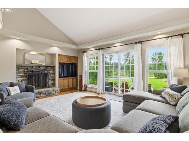17424 Se HIGHWAY 224, Damascus, OR 97089