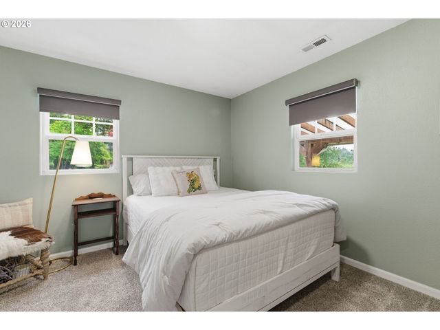 17424 Se HIGHWAY 224, Damascus, OR 97089