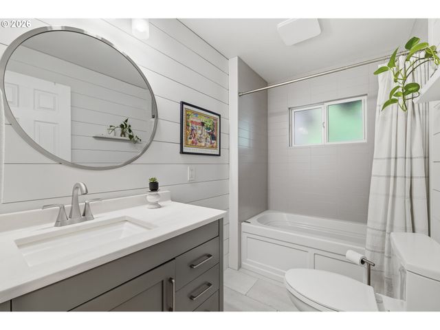 17424 Se HIGHWAY 224, Damascus, OR 97089