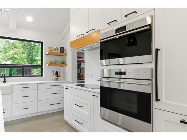 17424 Se HIGHWAY 224, Damascus, OR 97089