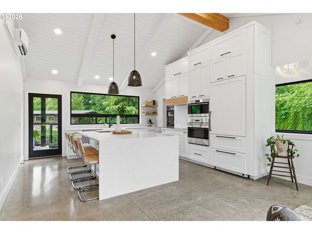 17424 Se HIGHWAY 224, Damascus, OR 97089