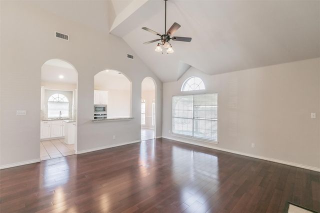 615 Dorchester Lane, Mansfield, TX 76063