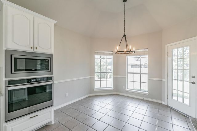 615 Dorchester Lane, Mansfield, TX 76063